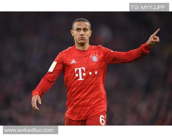 全球足坛传奇人物盘点那些特别有名的足球明星与他们的辉煌成就