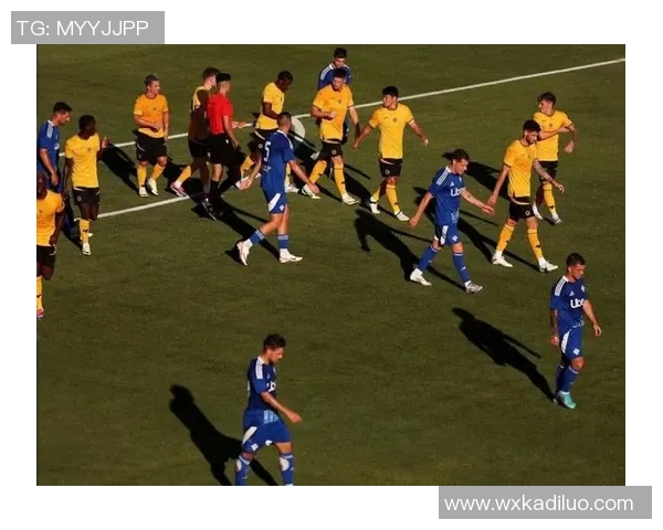 足球明星与成龙的精彩瞬间视频合集，尽显运动与武术的完美融合